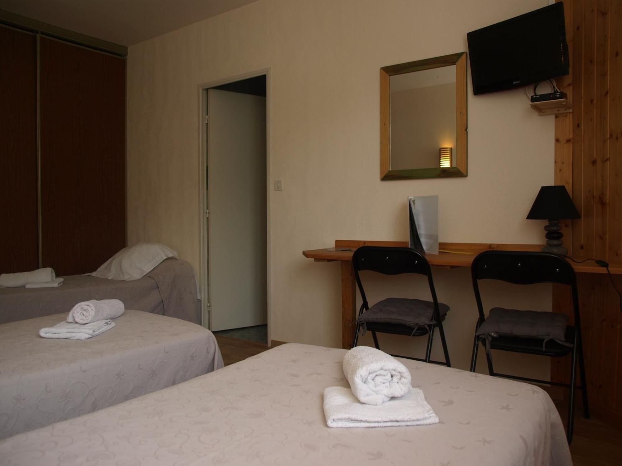 Complexe Les 4 Saisons Hotel Oust Phòng bức ảnh