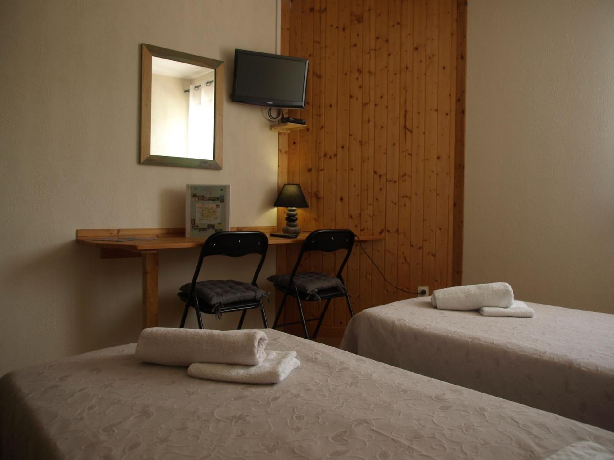 Complexe Les 4 Saisons Hotel Oust Phòng bức ảnh