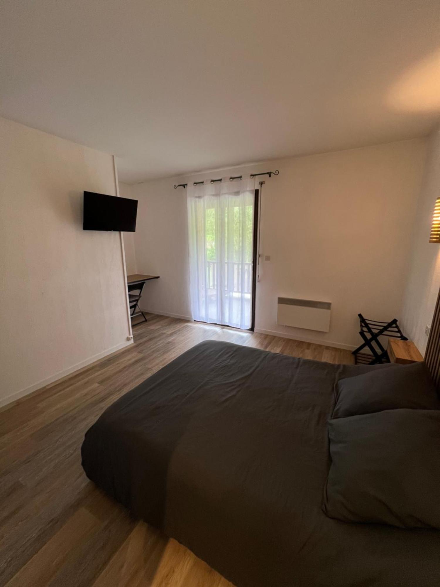 Complexe Les 4 Saisons Hotel Oust Ngoại thất bức ảnh
