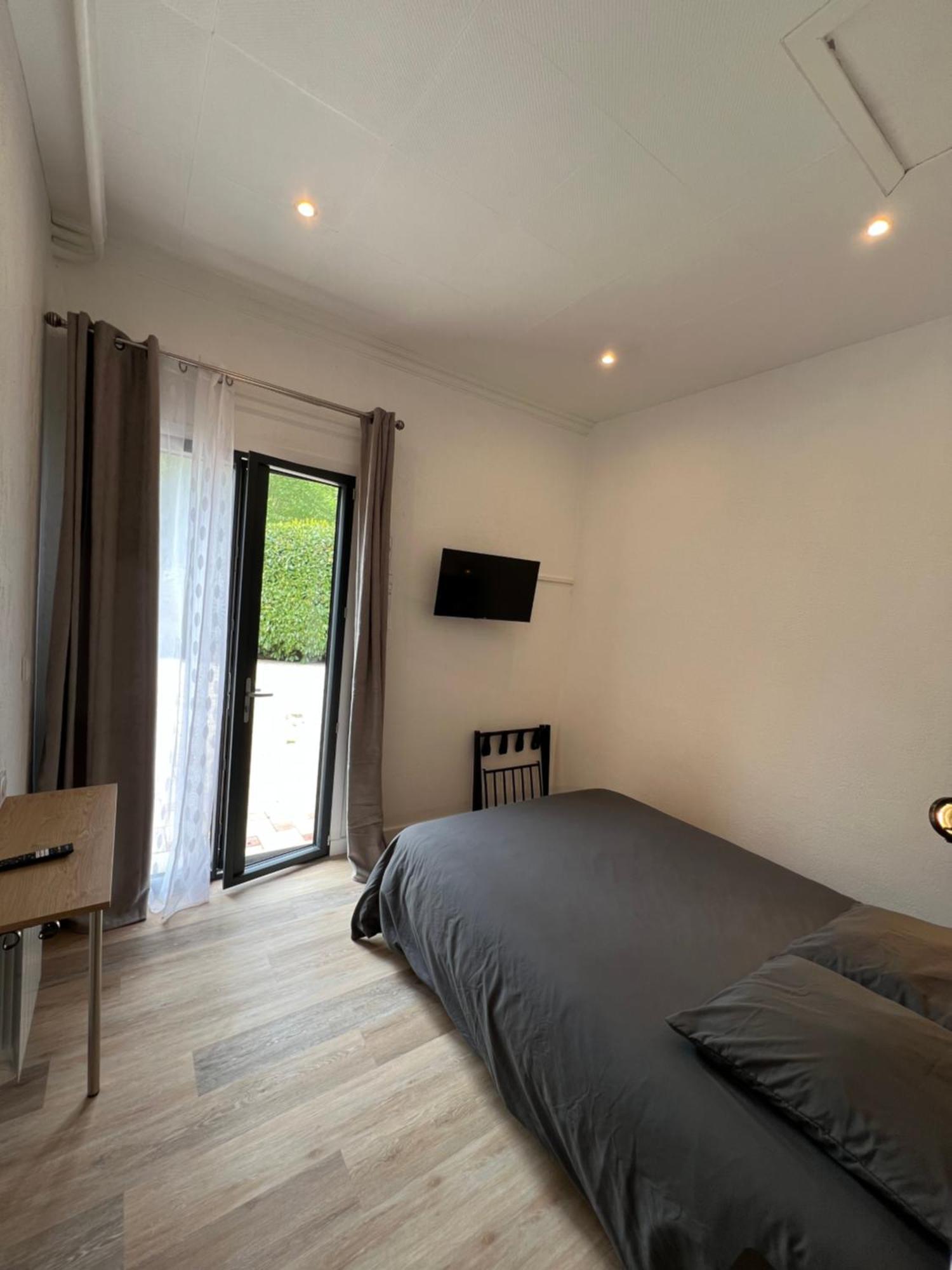 Complexe Les 4 Saisons Hotel Oust Ngoại thất bức ảnh