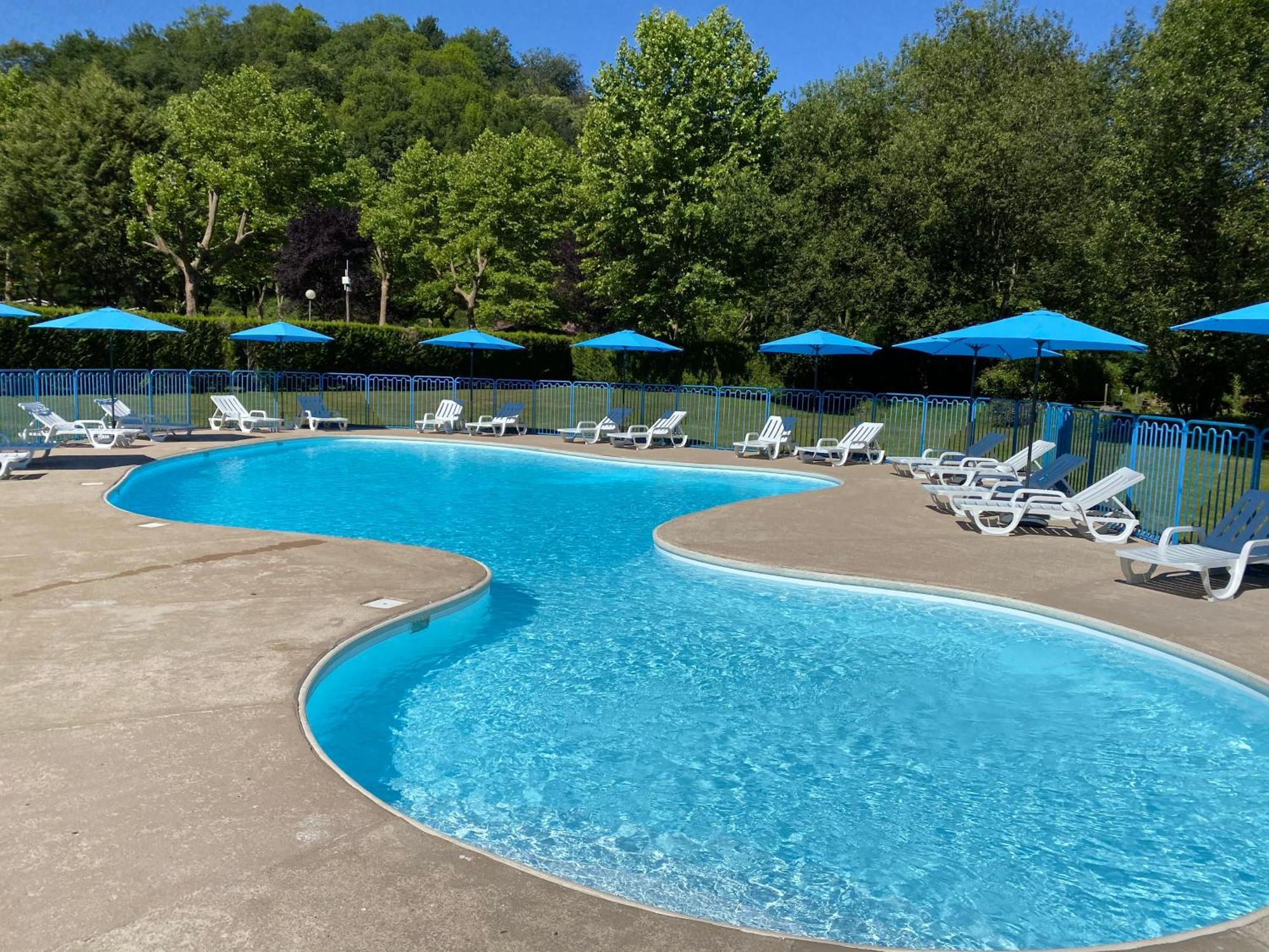 Complexe Les 4 Saisons Hotel Oust Ngoại thất bức ảnh