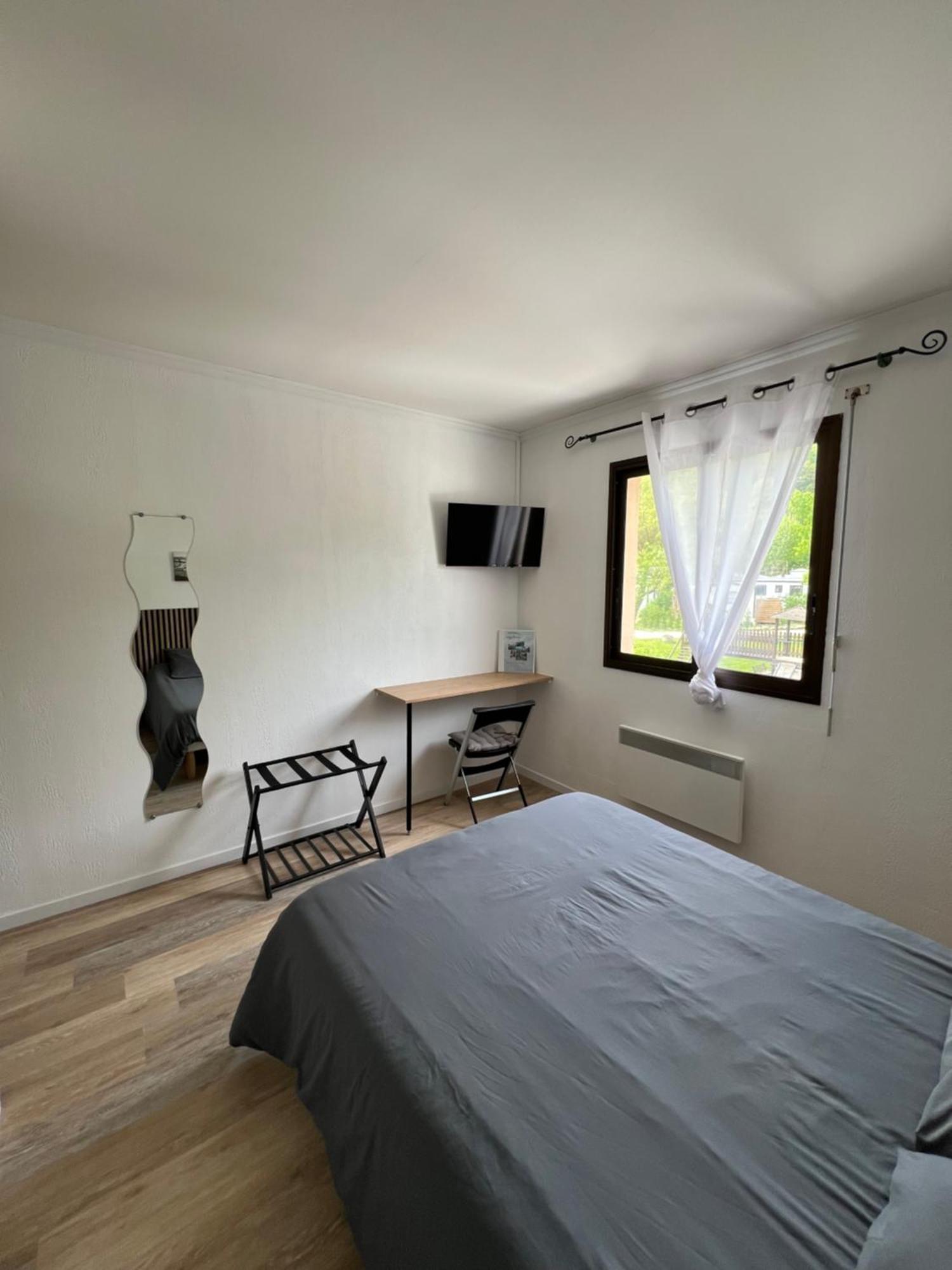 Complexe Les 4 Saisons Hotel Oust Ngoại thất bức ảnh